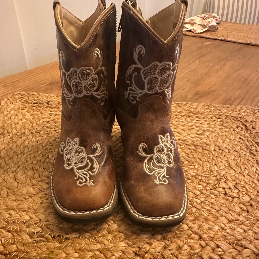 Shyanne Brown Kids Embroidered Western Boots